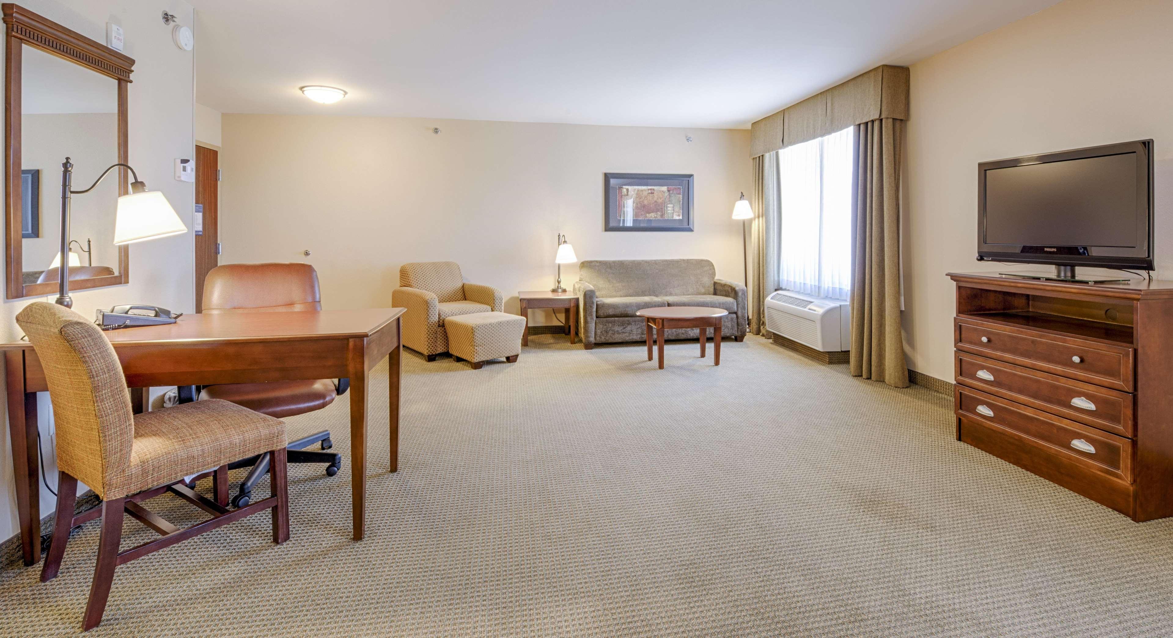 Hampton Inn & Suites Пайндейл Экстерьер фото