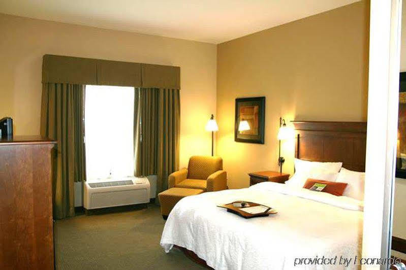 Hampton Inn & Suites Пайндейл Номер фото